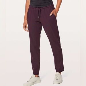 Lululemon On The Fly Pant (28") Black Cherry size 4